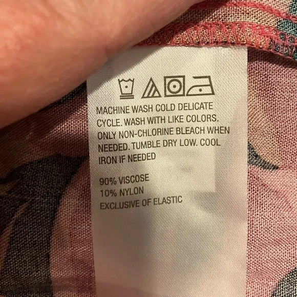 G by Giuliana Serafina Tiered V-Neck Dress Pink Combo, Small - Picture 8 of 8